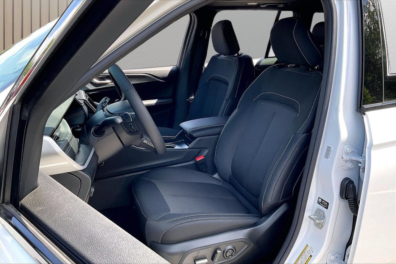 New 2026 Jeep Grand Cherokee Laredo X RWD image 17