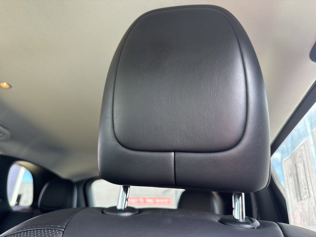 Used 2023 Jeep Cherokee Altitude Lux image 28