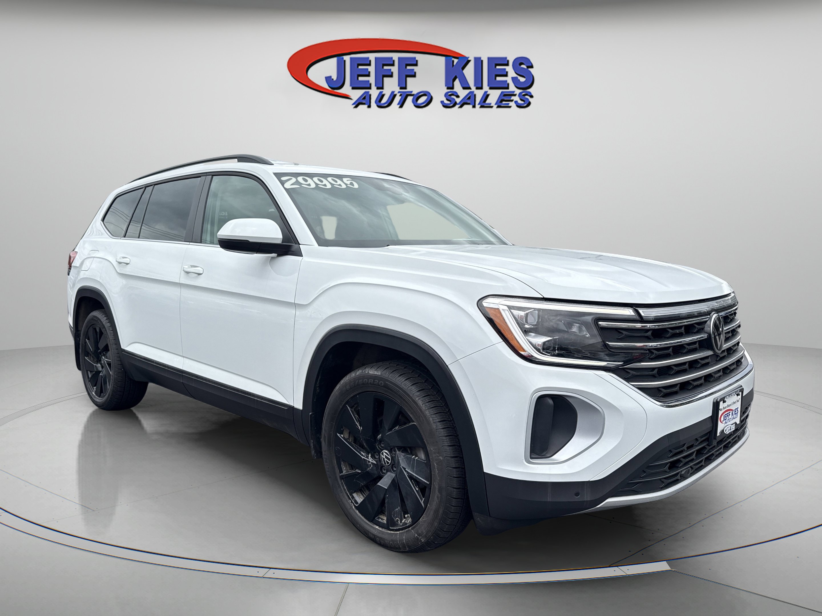 Used 2024 Volkswagen Atlas SE AWD/4WD image 3