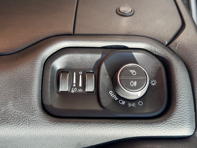 Used 2020 RAM 3500 Laramie AWD/4WD image 32