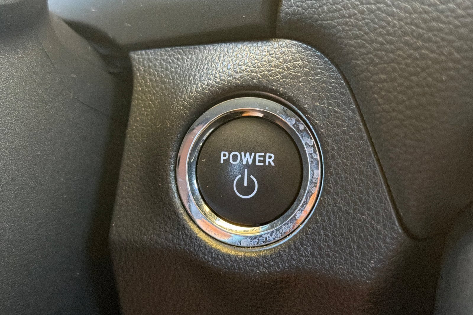 Used 2025 Toyota RAV4 XLE AWD/4WD image 25
