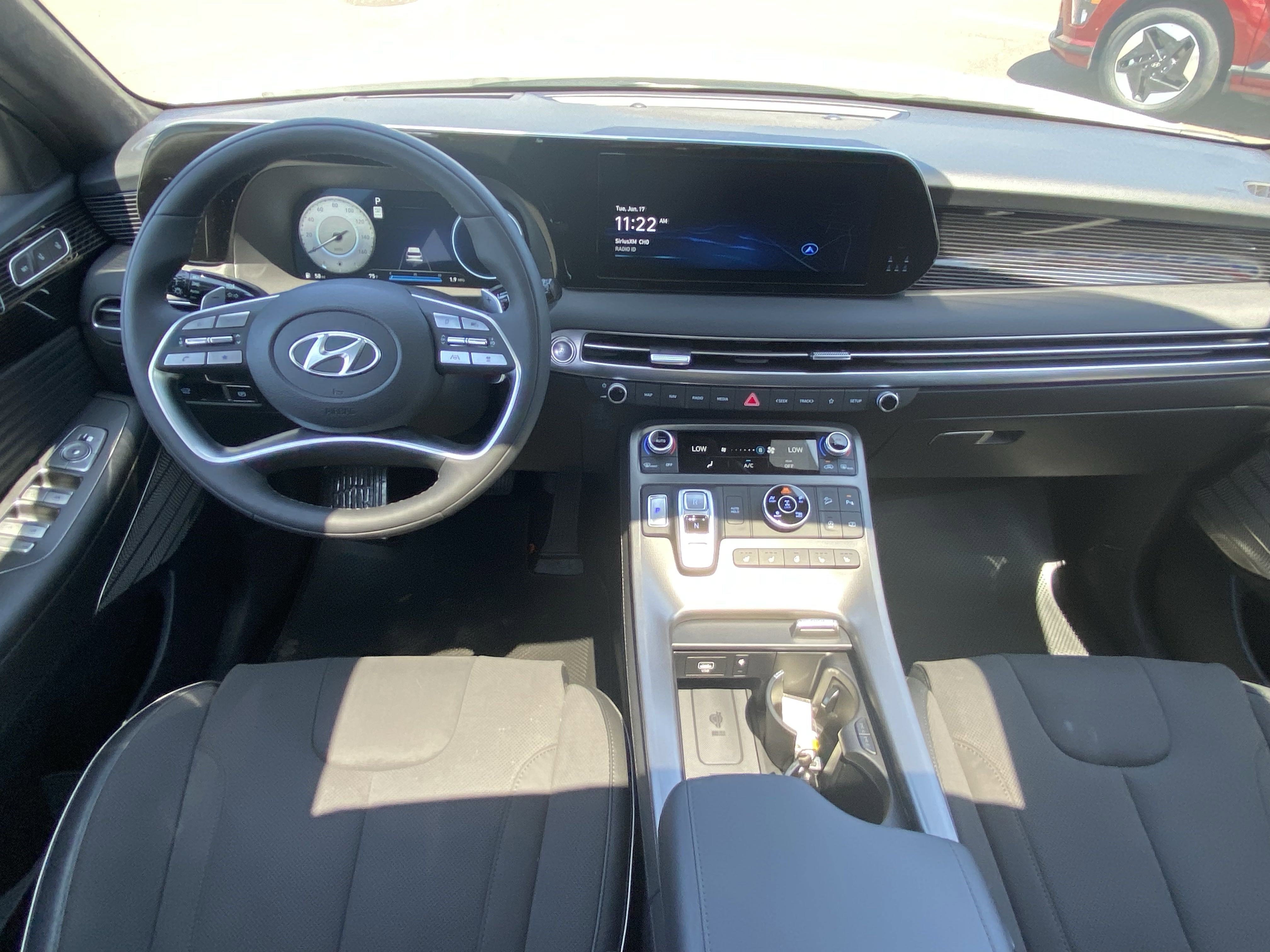 Used 2025 Hyundai Palisade Calligraphy image 11