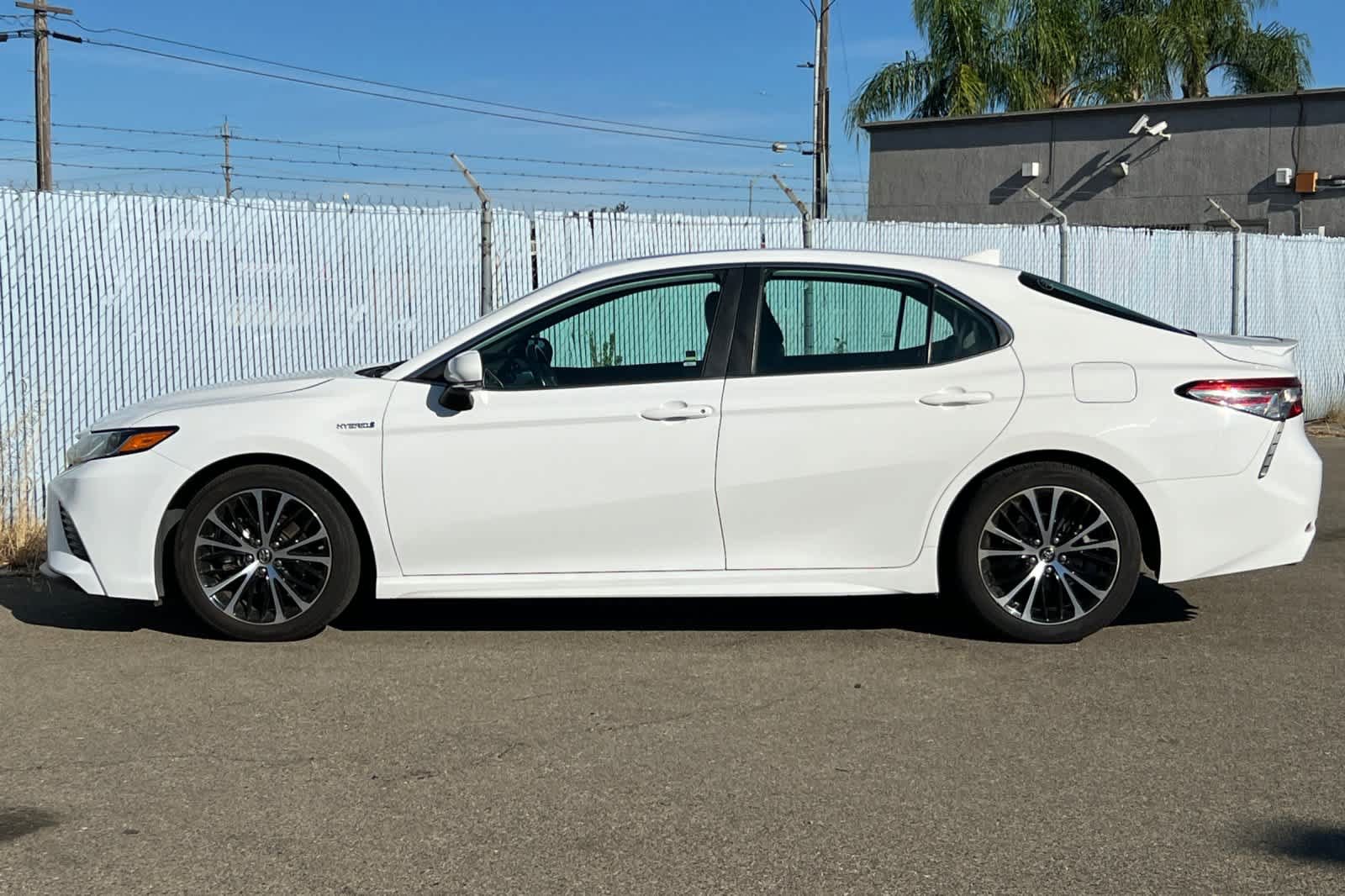Used 2019 Toyota Camry SE w/ Audio Package FWD video 2