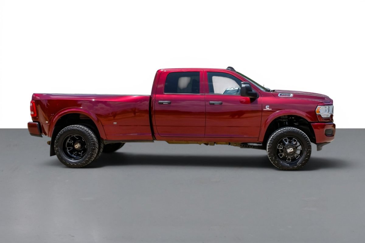 Used 2024 RAM 3500 Tradesman w/ Chrome Appearance Group AWD/4WD image 6