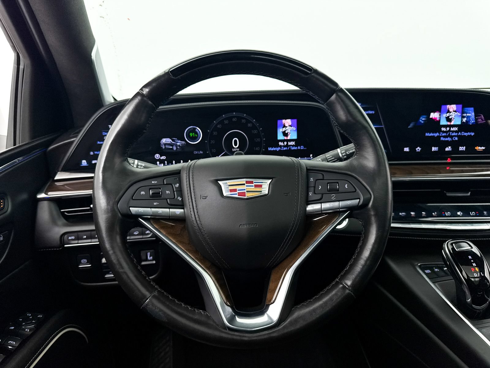 Used 2023 Cadillac Escalade ESV Sport Platinum w/ LPO, ONYX Package AWD/4WD image 38
