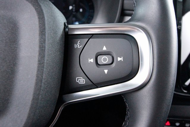 Certified 2025 Volvo XC40 B5 Plus image 18