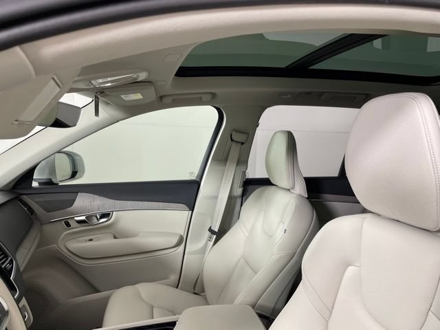Certified 2025 Volvo XC90 T8 Plus w/ Protection Package Premier AWD/4WD image 20