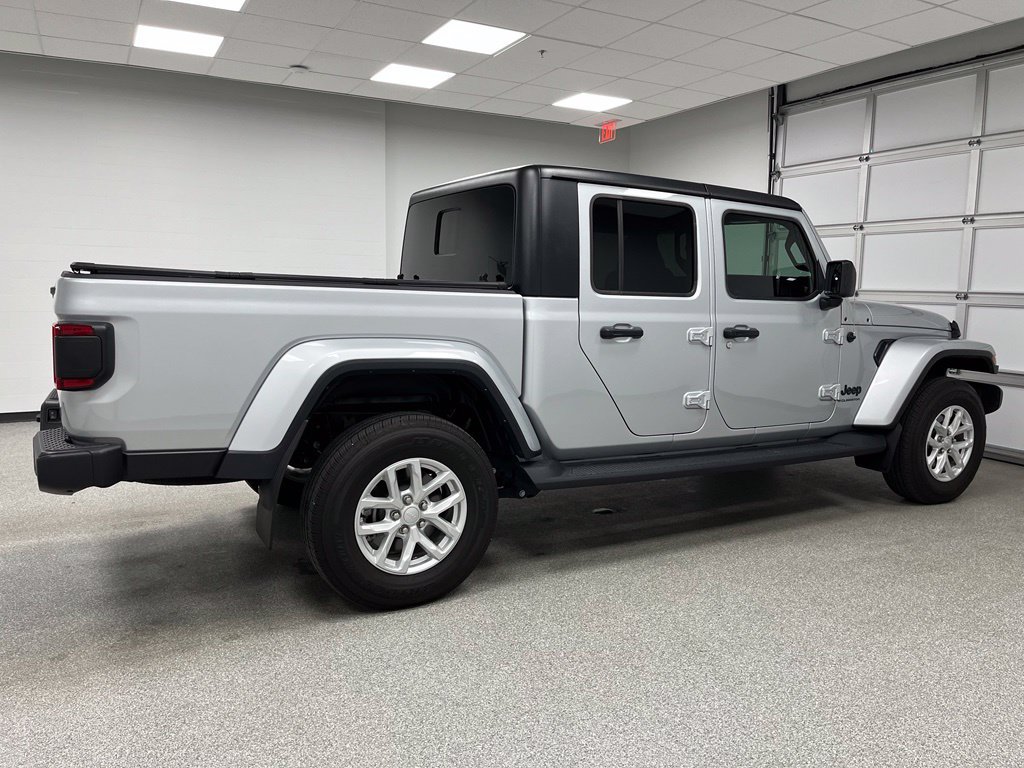 Used 2023 Jeep Gladiator Sport AWD/4WD image 11