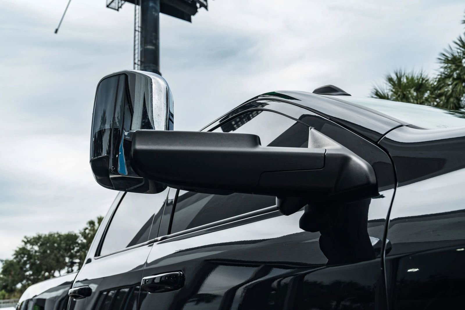 Used 2019 RAM 3500 Laramie image 18