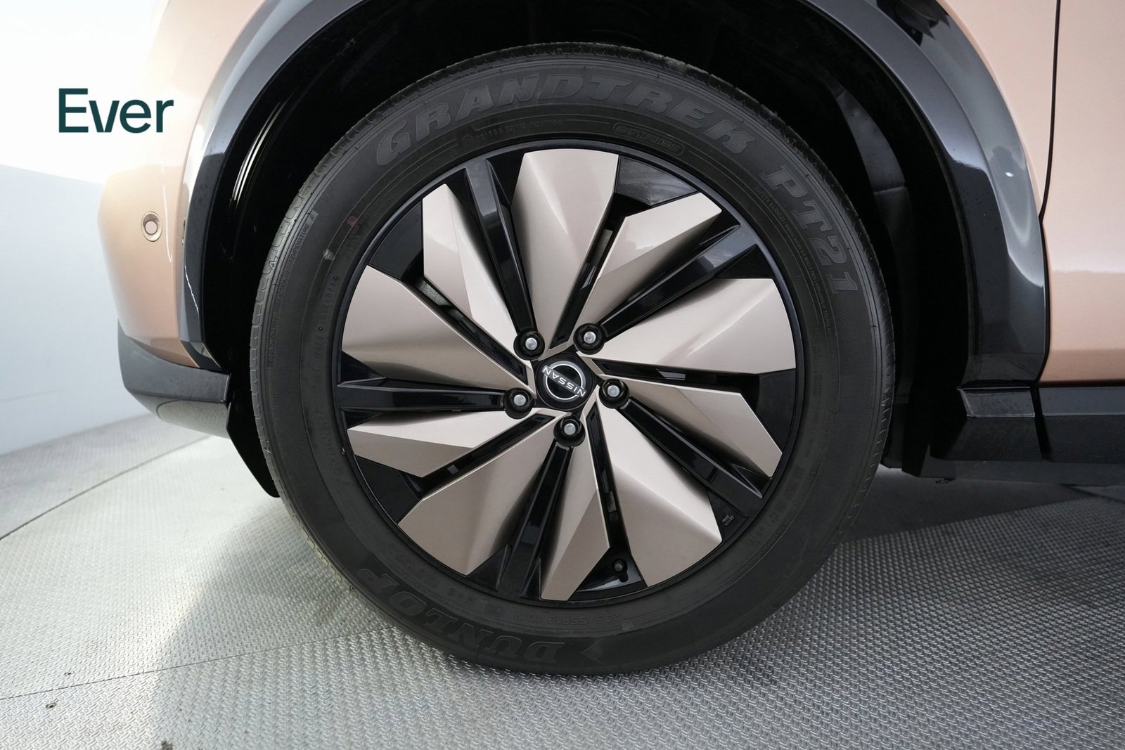 Used 2024 Nissan Ariya AWD image 20