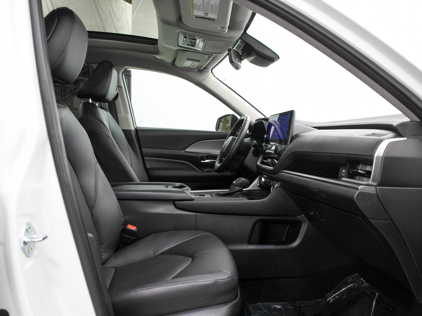 Used 2025 Toyota Grand Highlander AWD image 13