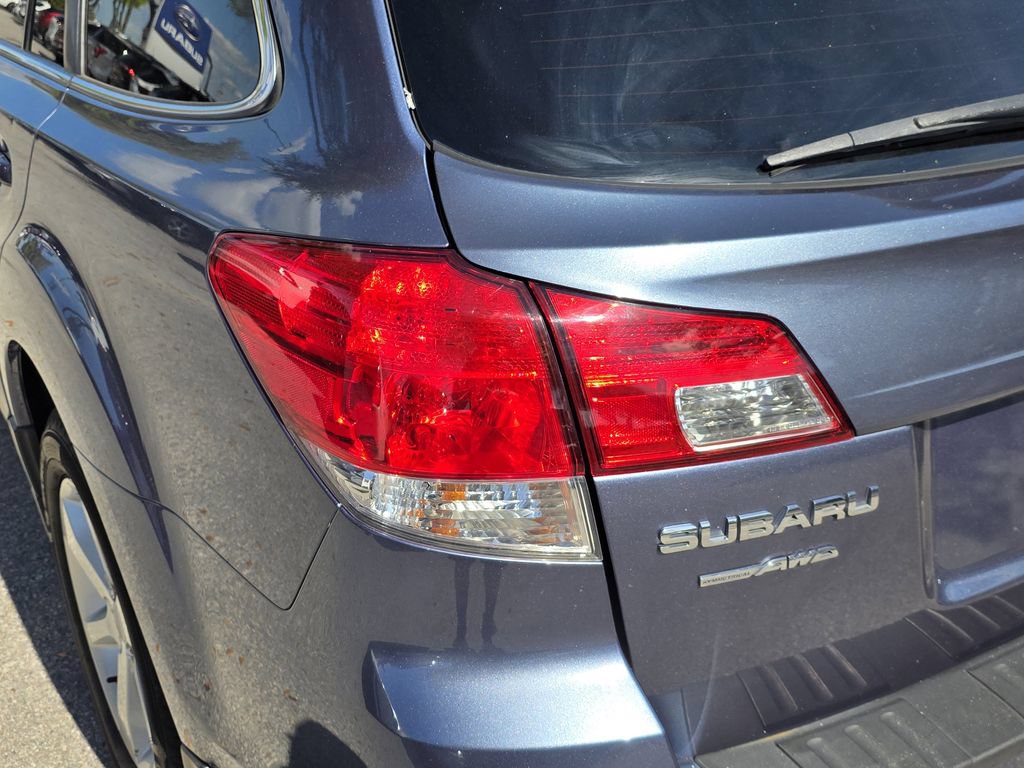 Used 2013 Subaru Outback 2.5i Premium w/ Popular Pkg 3 AWD/4WD image 7