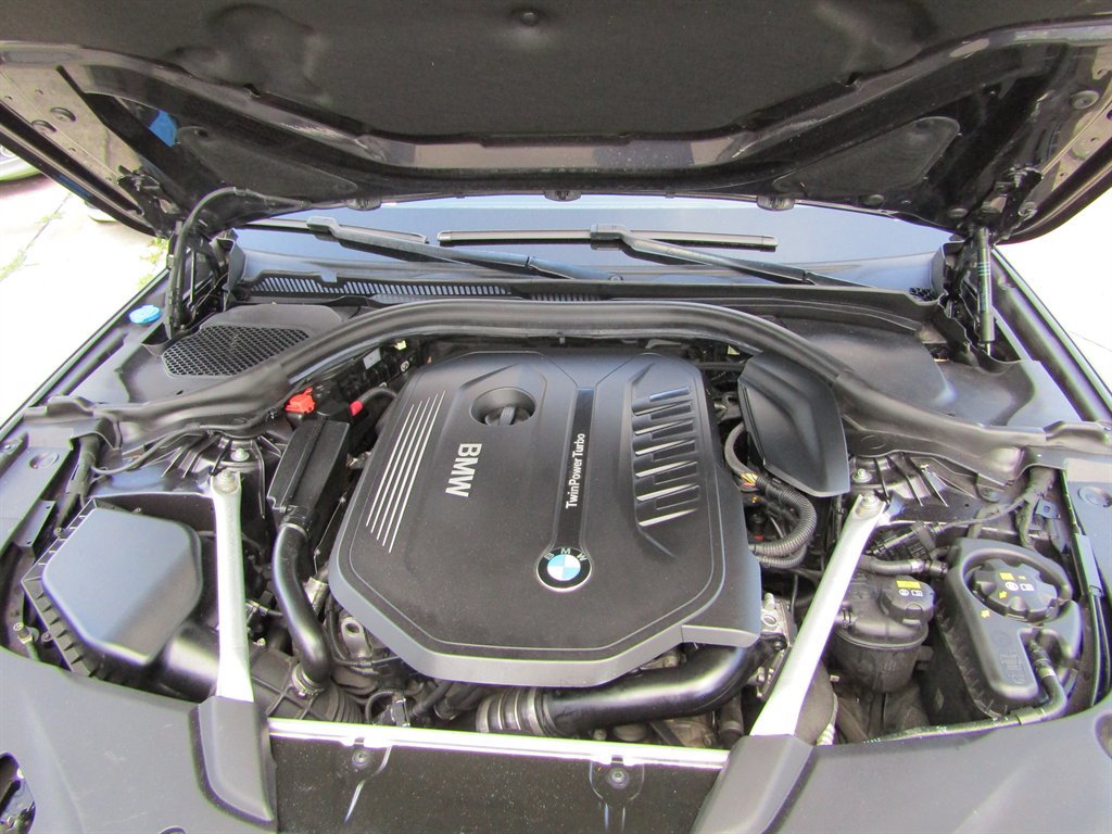 Used 2019 BMW 540i w/ M Sport Package RWD image 13