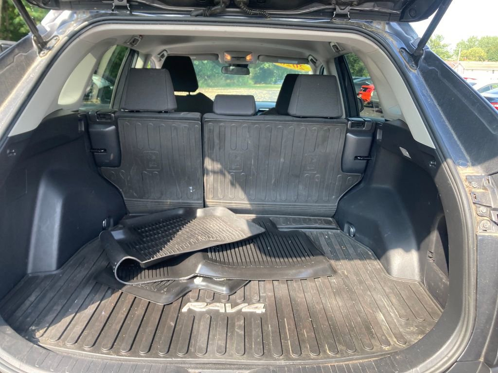 Used 2020 Toyota RAV4 LE image 26