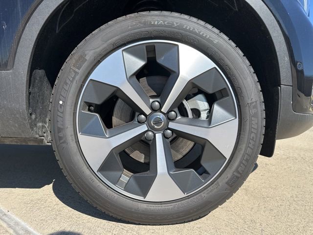 New 2026 Volvo XC40 B5 Plus w/ Protection Package Premier image 10