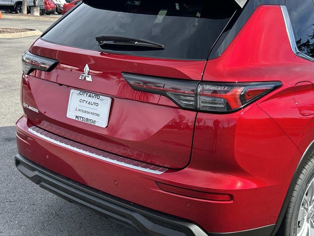 New 2026 Mitsubishi Outlander ES FWD image 10