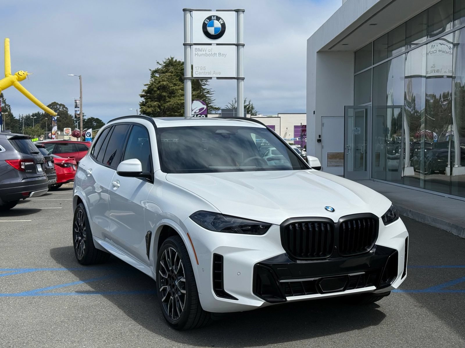 New 2026 BMW X5 xDrive40i w/ M Sport Package