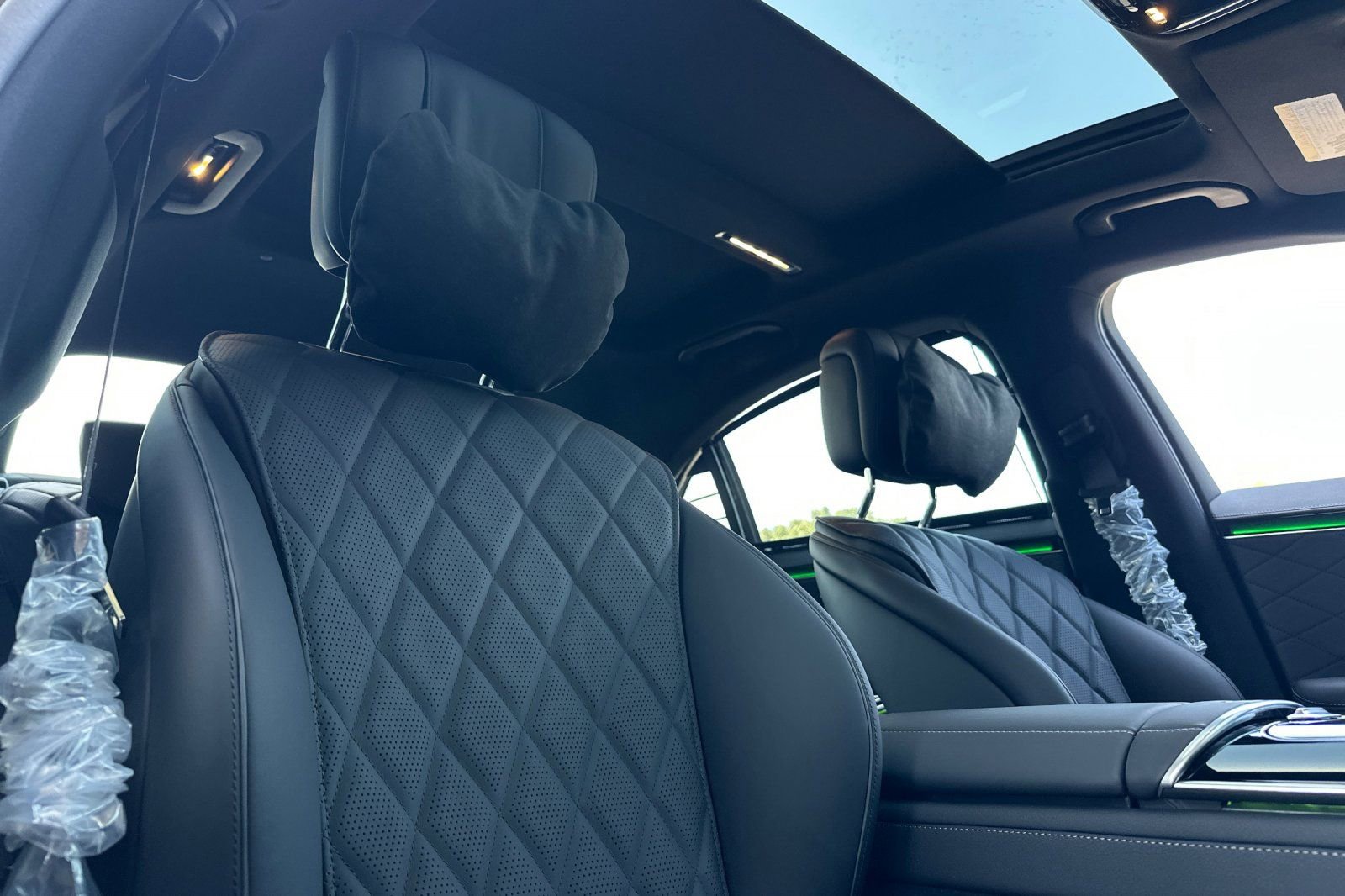 New 2025 Mercedes-Benz S 580 4MATIC Sedan image 3