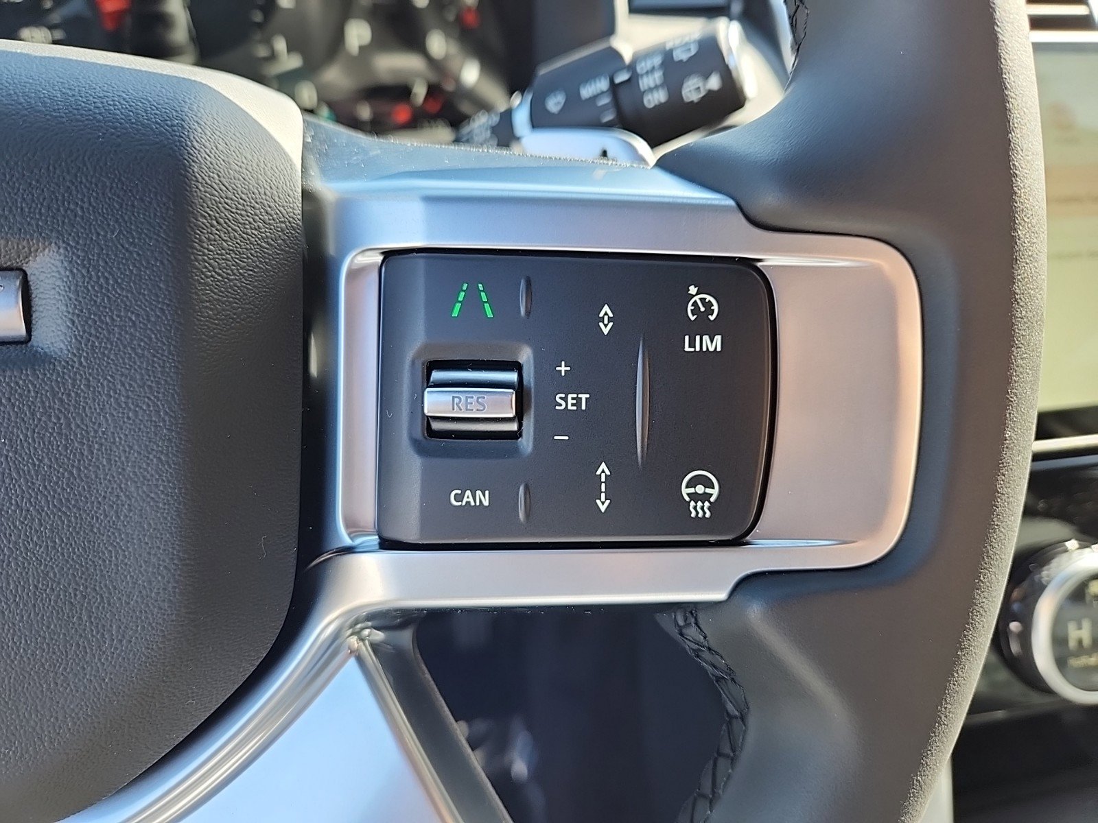 Certified 2025 Land Rover Discovery S image 20