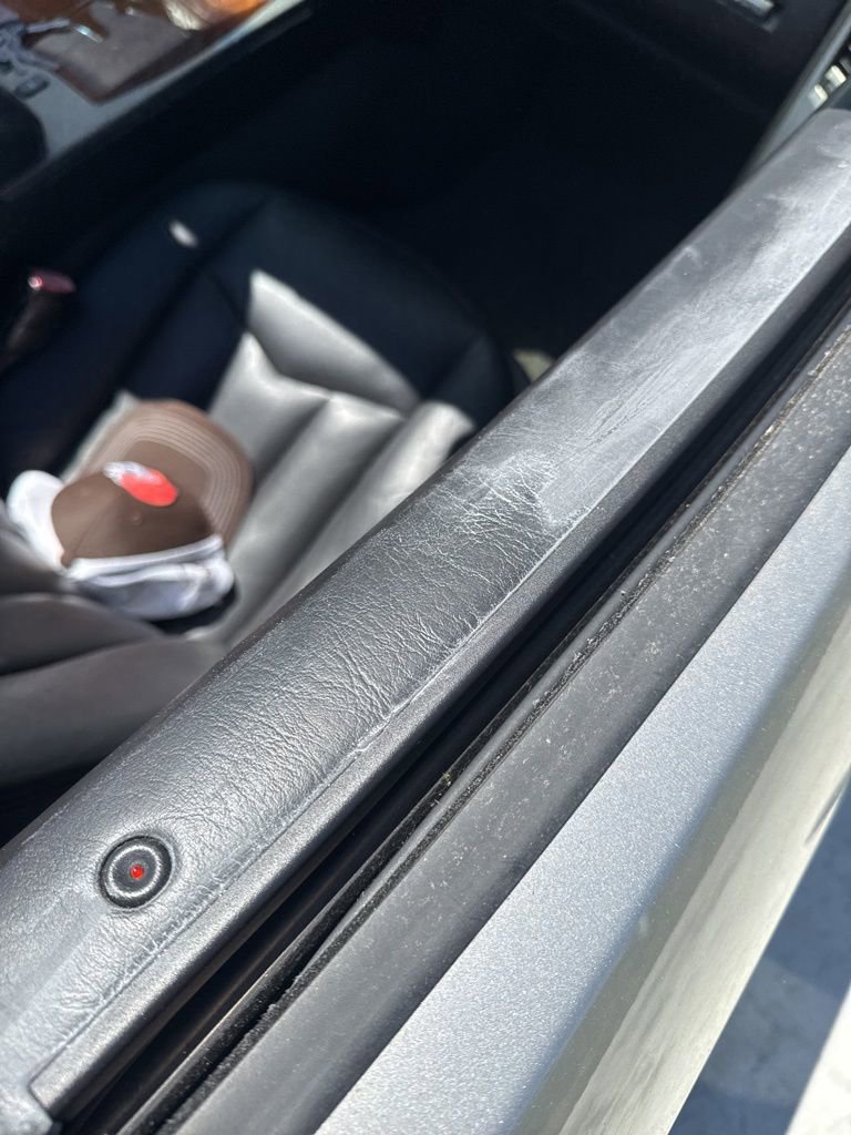 Used 2004 Cadillac XLR RWD image 13