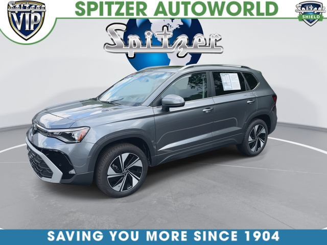 Used 2025 Volkswagen Taos SE w/ Panoramic Sunroof Package AWD/4WD image 5