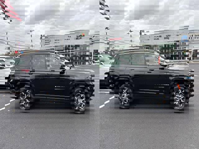 New 2025 Jeep Grand Cherokee L Limited image 2