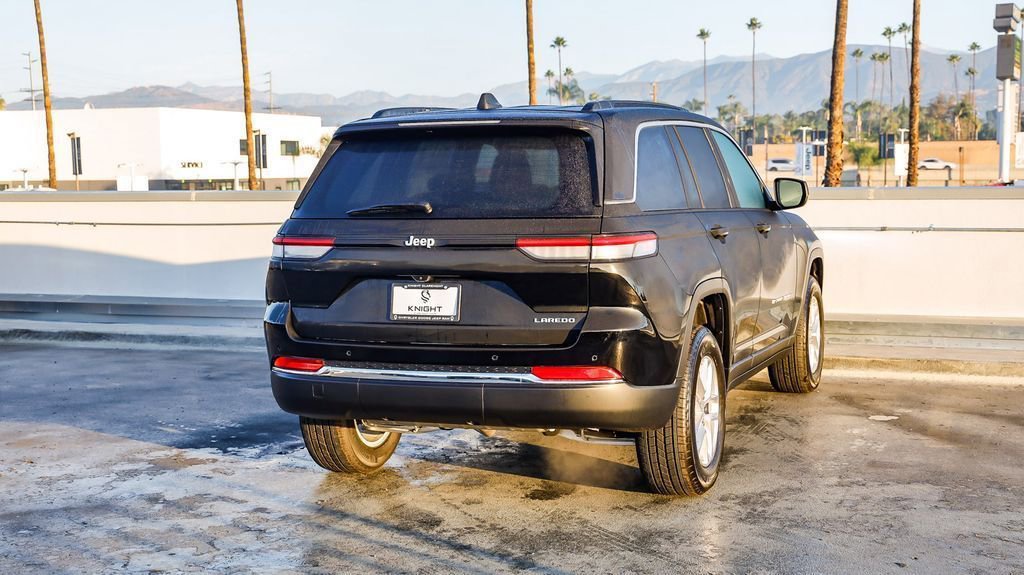 New 2025 Jeep Grand Cherokee Laredo X w/ Luxury Tech Group I image 9
