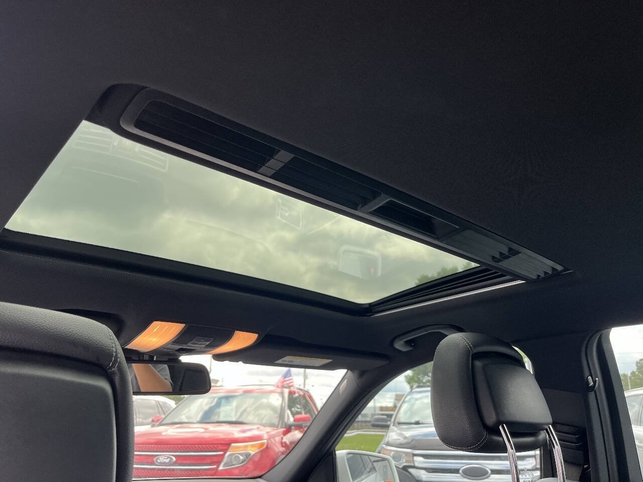 Used 2014 Mercedes-Benz E 350 Sedan image 32