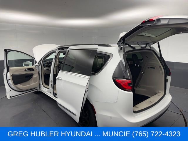 Used 2022 Chrysler Pacifica Limited FWD image 28