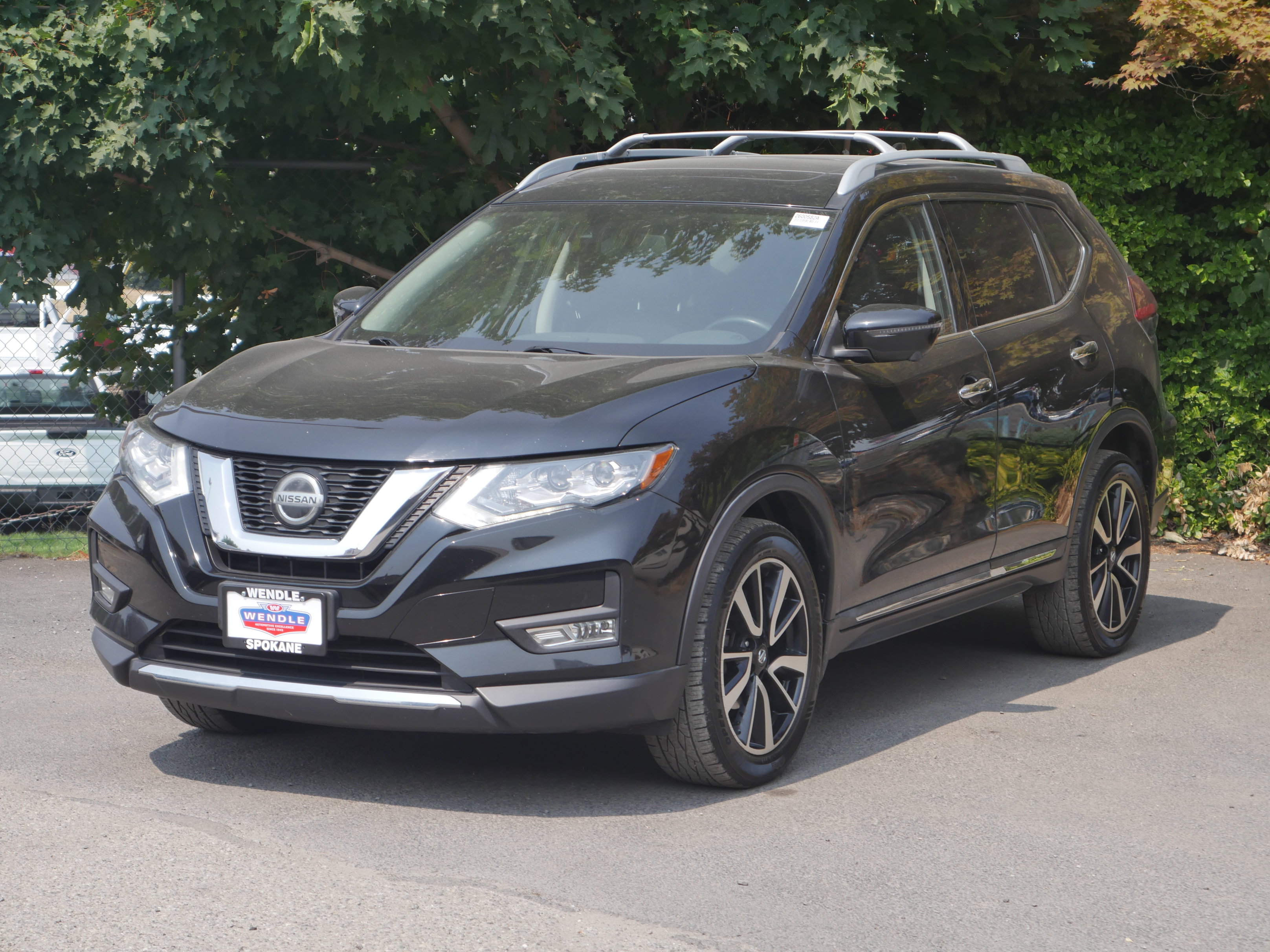 Used 2019 Nissan Rogue SL w/ Premium Package AWD/4WD image 2