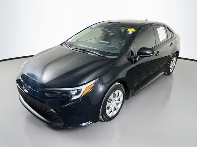 Used 2025 Toyota Corolla LE FWD image 4