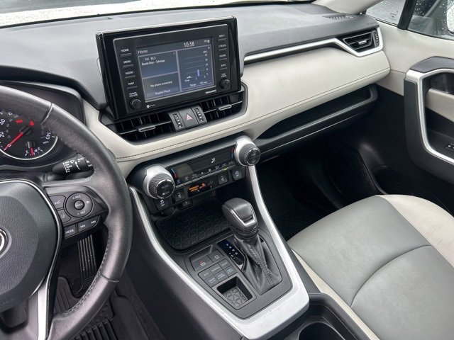 Used 2021 Toyota RAV4 XLE Premium image 34