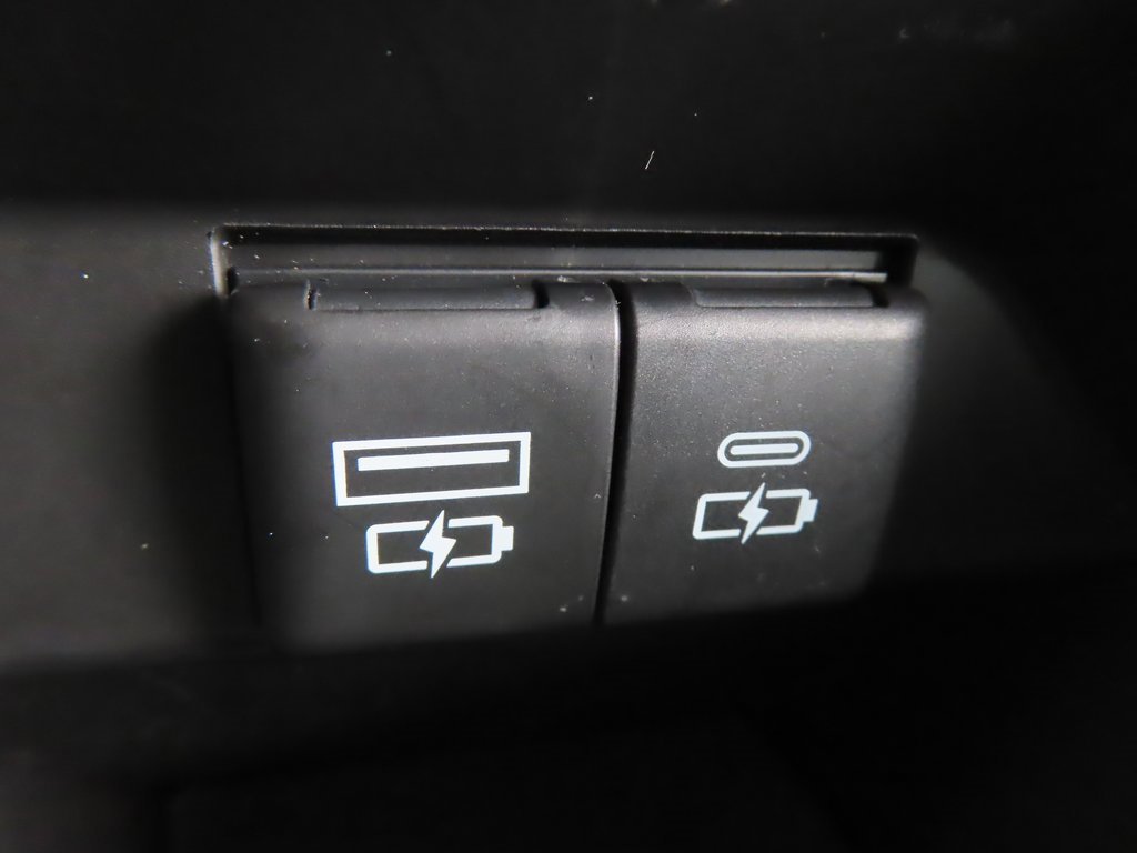 Used 2023 Toyota Camry XSE image 12