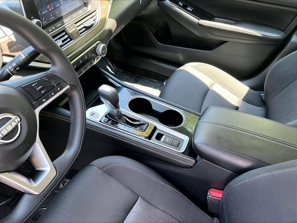 Used 2023 Nissan Altima 2.5 SV AWD/4WD image 14
