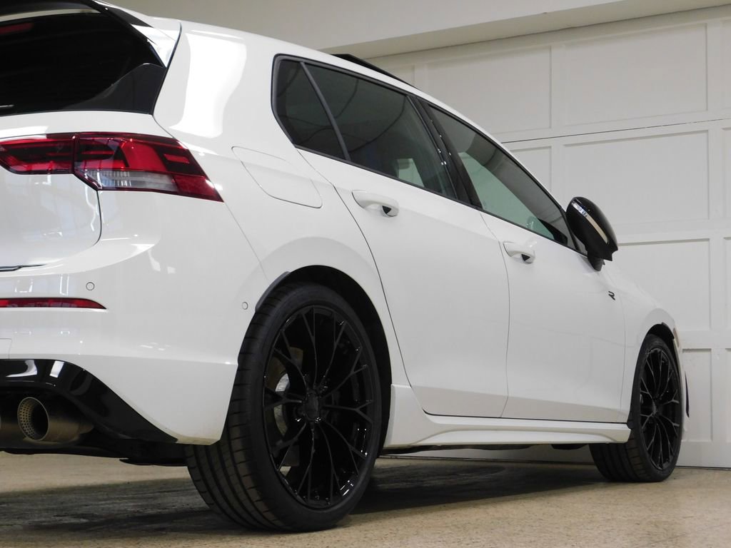 Used 2025 Volkswagen Golf R Black Edition image 91