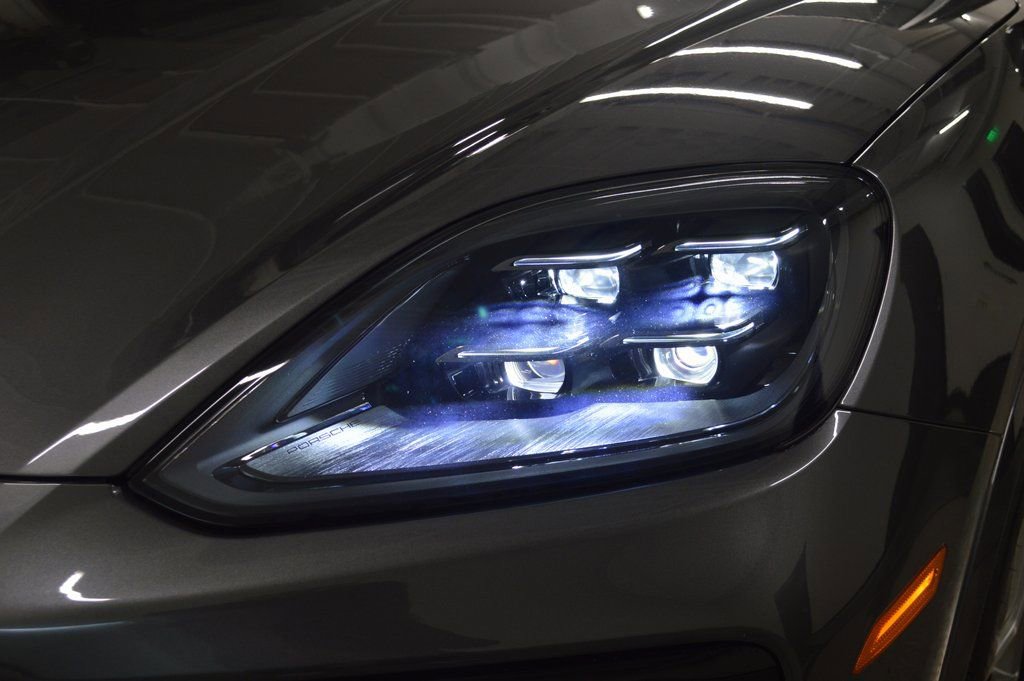 Certified 2024 Porsche Cayenne Coupe image 11