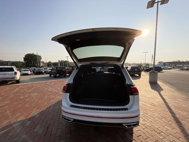 Used 2022 Volkswagen Tiguan SEL R-Line AWD/4WD image 33
