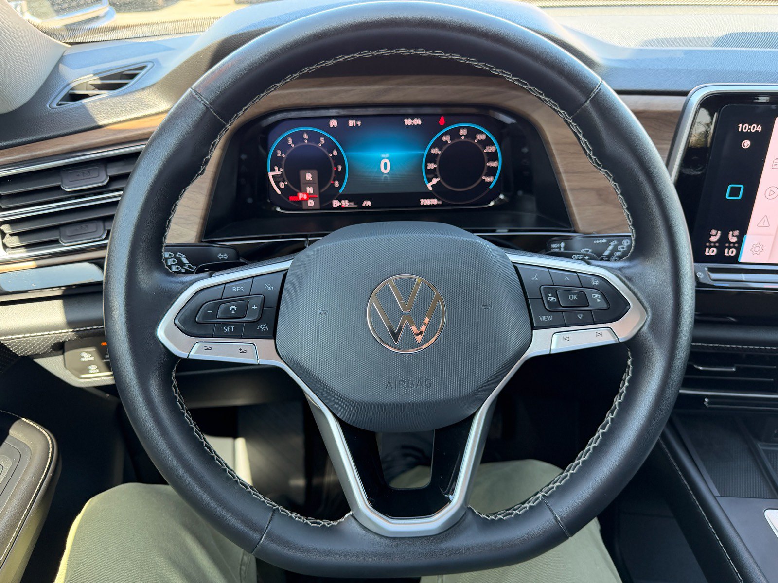 Used 2024 Volkswagen Atlas SE AWD/4WD image 30
