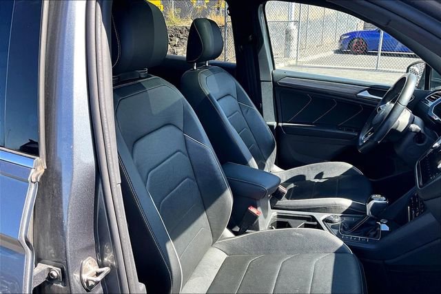 Used 2022 Volkswagen Tiguan SEL R-Line AWD/4WD image 7