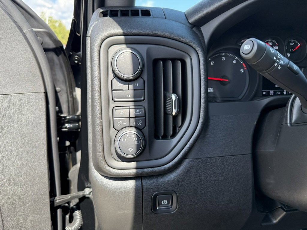 New 2025 Chevrolet Silverado 2500 Custom w/ Custom Value Package image 15