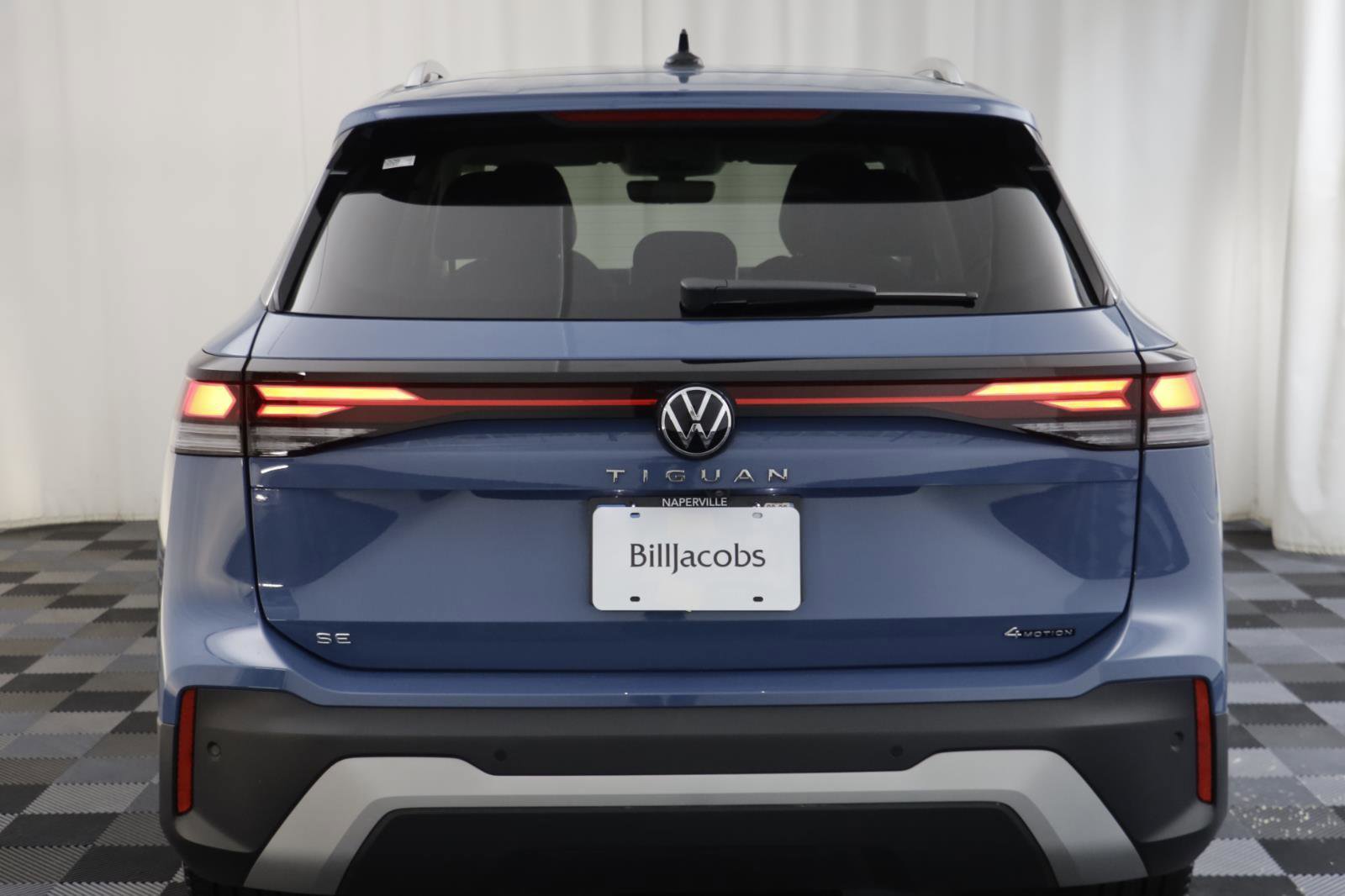 Used 2025 Volkswagen Tiguan SE w/ Panoramic Sunroof Package image 15