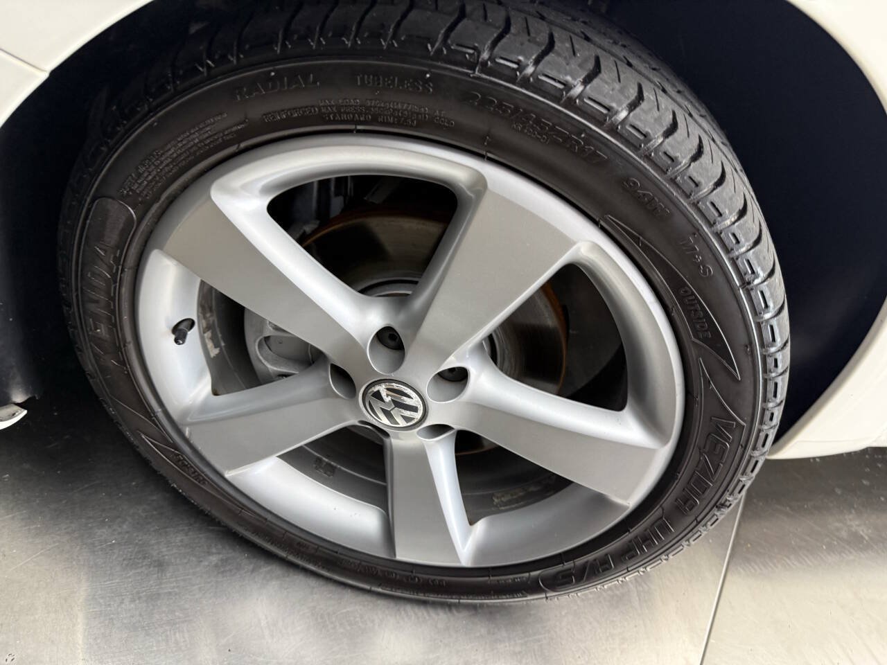 Used 2007 Volkswagen Beetle Triple White Edition FWD image 29