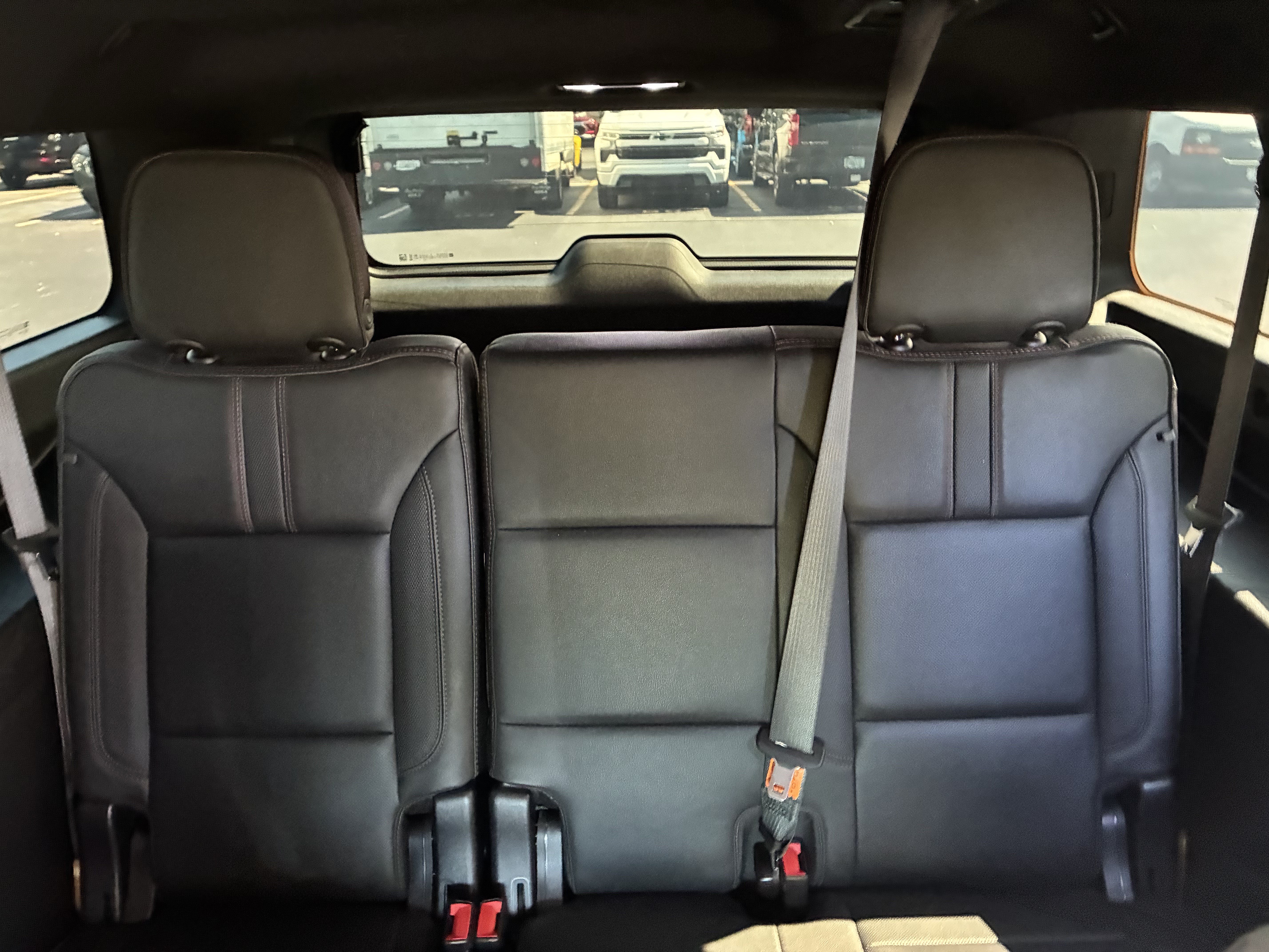 Used 2022 Chevrolet Suburban RST w/ Luxury Package RWD image 16
