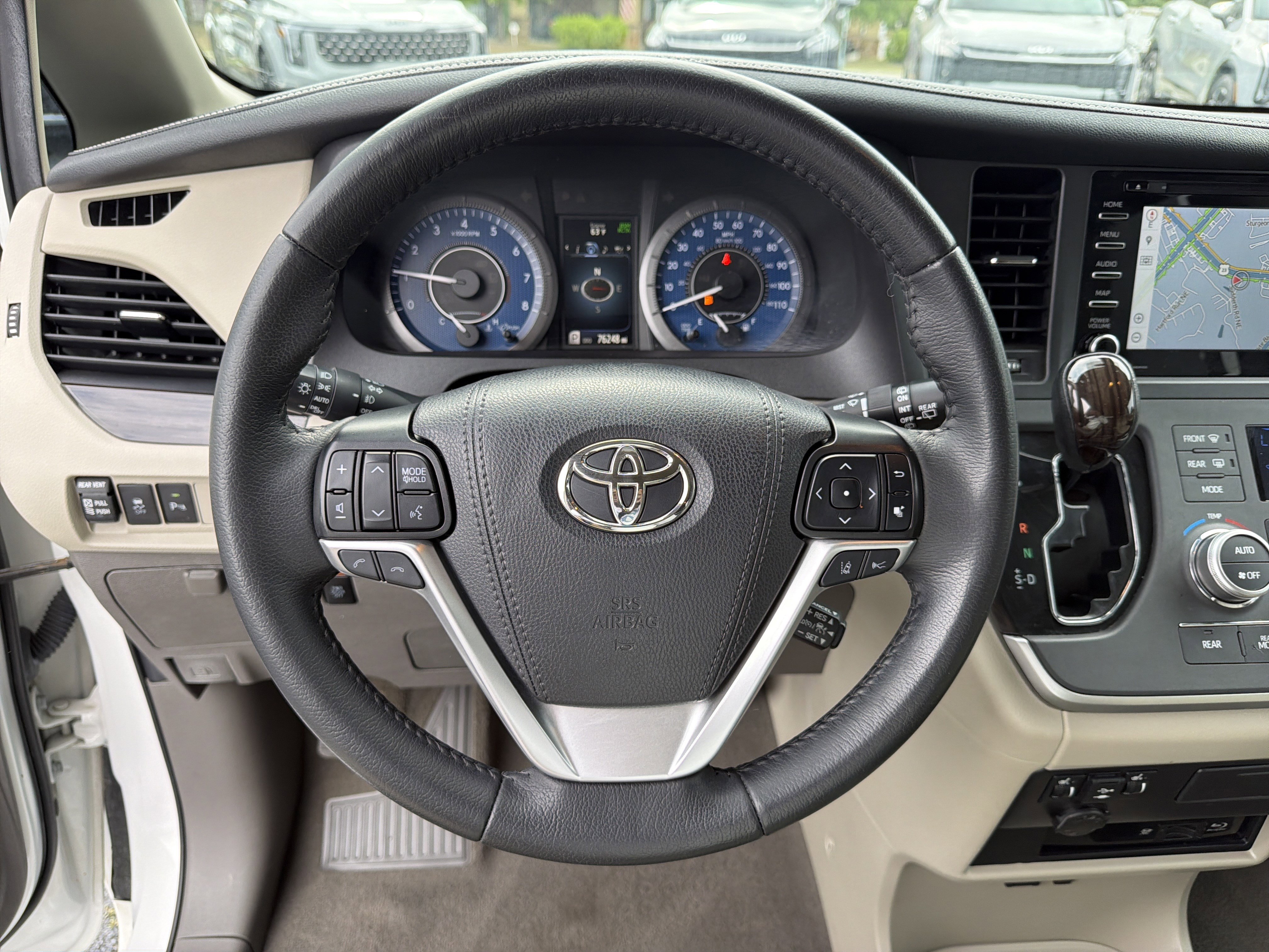 Used 2020 Toyota Sienna XLE Premium FWD image 21