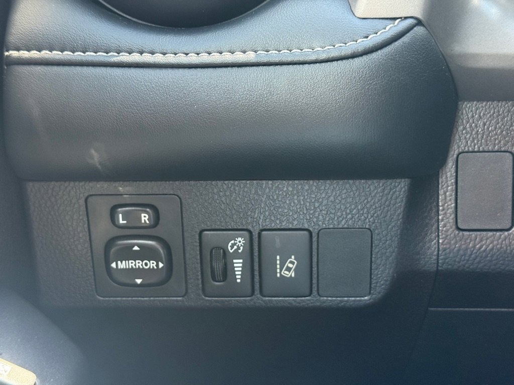 Used 2018 Toyota RAV4 XLE image 23