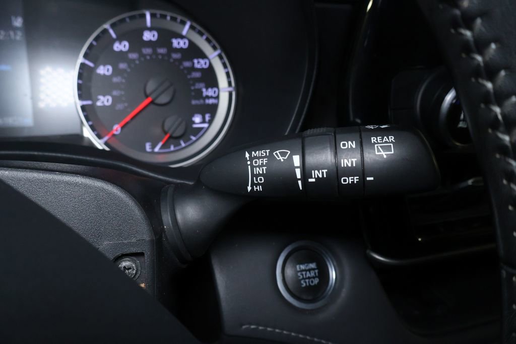 Used 2021 Toyota Highlander LE image 25