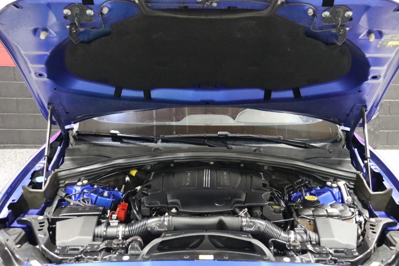 Used 2019 Jaguar F-PACE S image 15