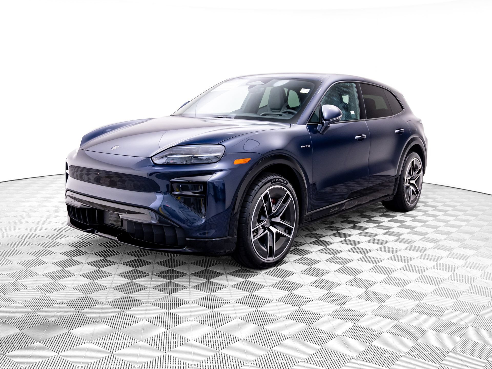 New 2026 Porsche Cayenne Turbo AWD/4WD 360° Tour