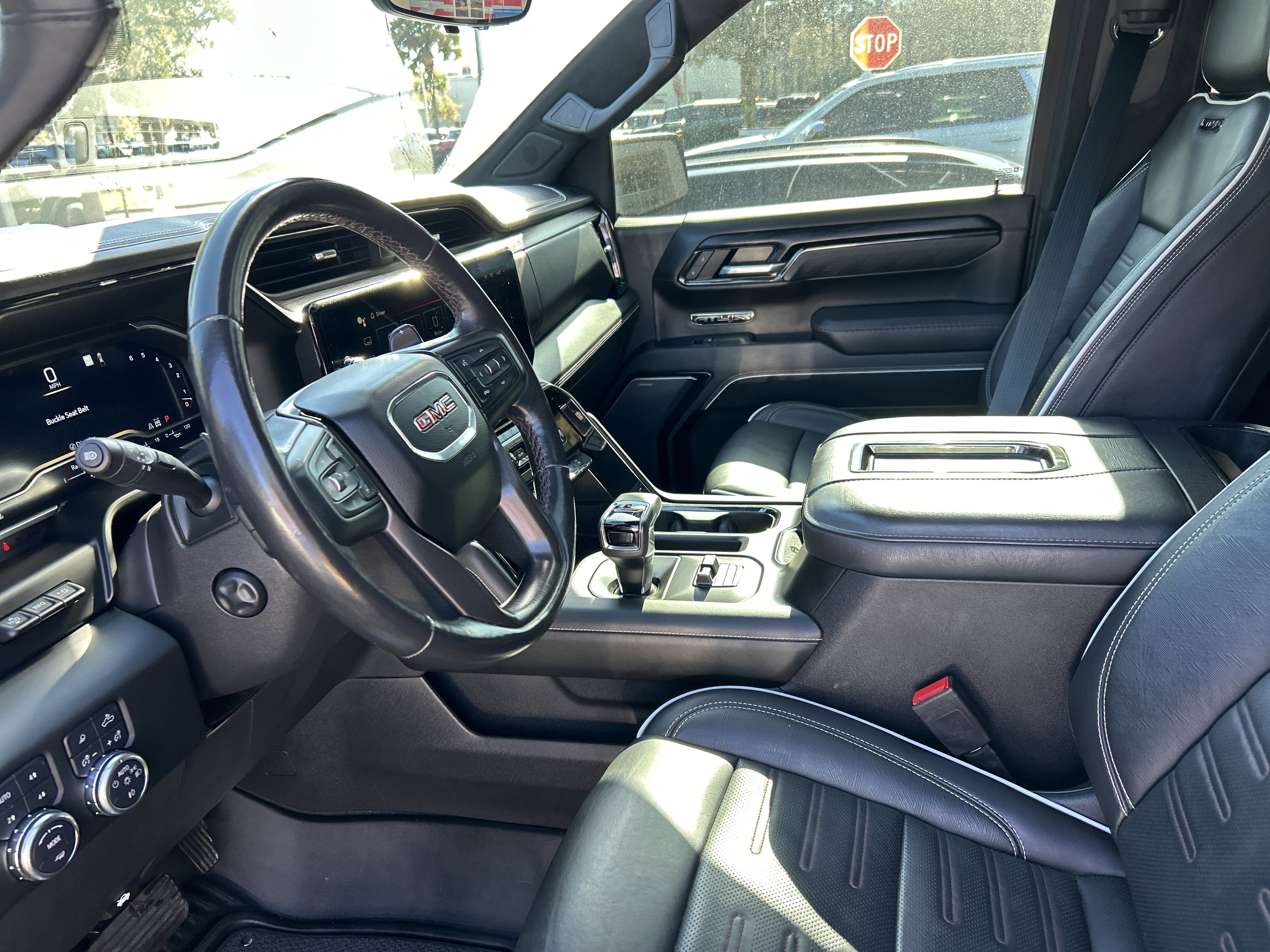 Used 2022 GMC Sierra 1500 AT4X image 11