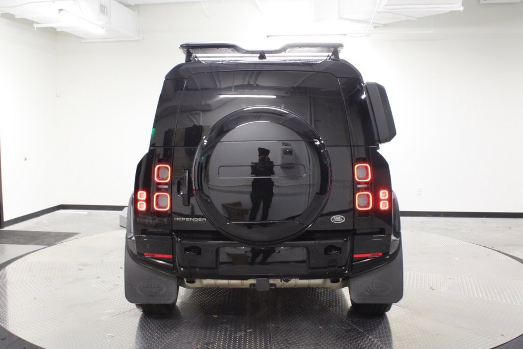 Used 2020 Land Rover Defender 110 X image 4